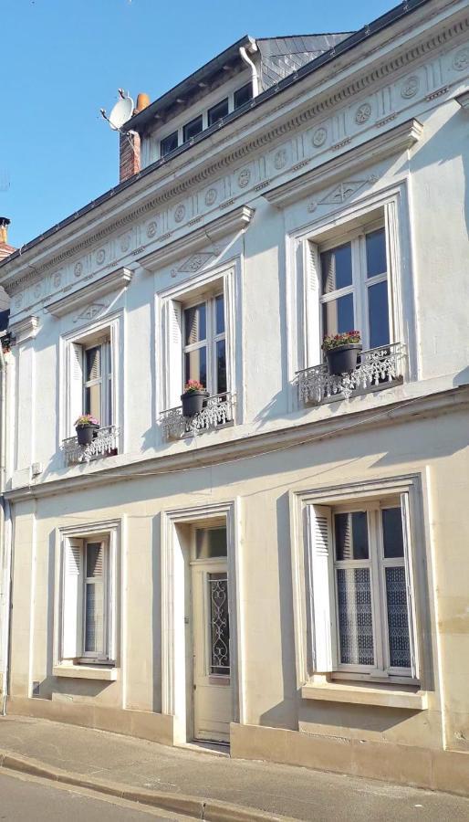 Le Huis Clos Amboise Exteriör bild